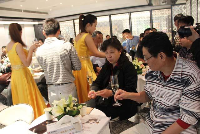 工行金卡客户标准是什么，工行金卡客户标准是什么样的（待遇和普通储户不同）