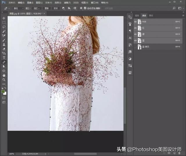 人物怎么抠图，视频里的人物怎么抠图（PS中的通道抠出背景较简单的人物）