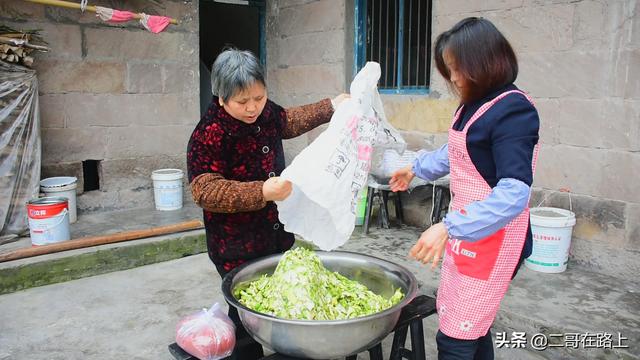 榨菜头怎么做咸菜，榨菜头怎么做咸菜窍门（榨菜之乡这样做的老咸菜保存10年也不坏）