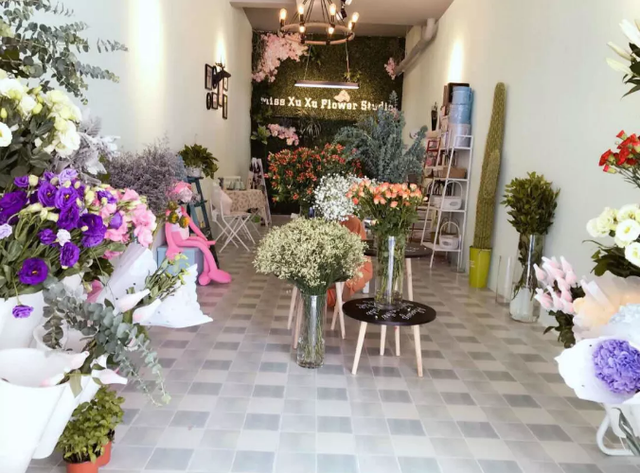 新手如何开花店，花艺培训学费800左右的（开花店前期准备攻略）