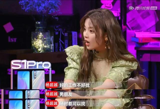 致橡树的爱情观是什么，一个女生发致橡树给你（《致橡树》教给我的爱情观）