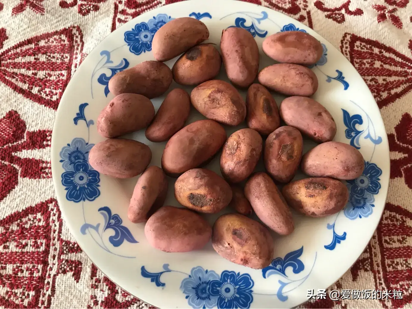 菠萝蜜核的功效与作用及食用方法，菠萝蜜核的功效与作用吃法（菠萝蜜的核是可以吃的）