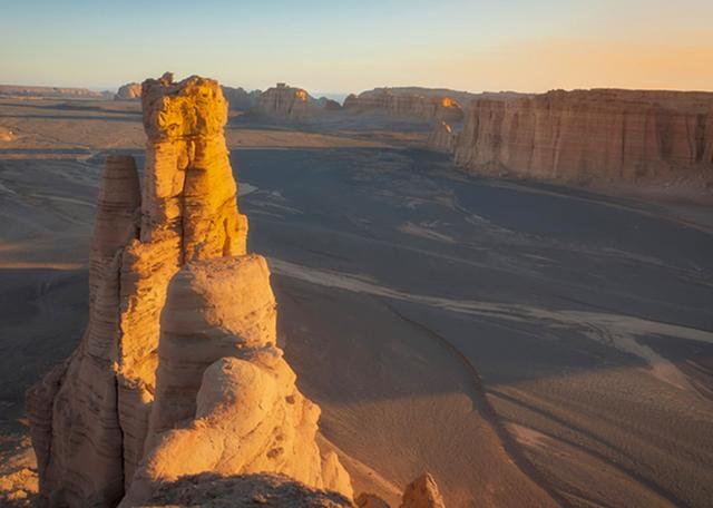 楼兰古国在哪里，为什么说楼兰很神秘（曾主动要求举国迁入中国）