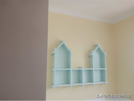 墙面刷漆的详细步骤，墙面刷漆步骤和流程【组图】（装修墙面刷漆施工步骤）