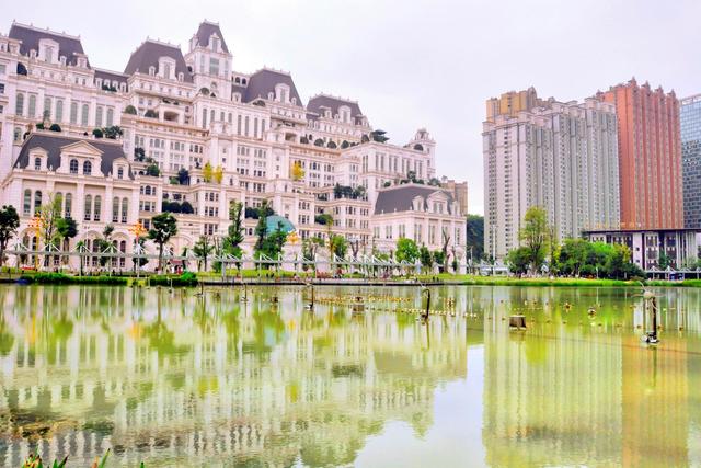 花果园属于哪个区，贵州省贵阳市花果园属于哪个区（贵阳知名“城中城”）