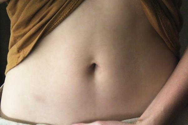肚脐眼到底能不能抠，肚脐眼能抠吗如果扣了（并不是肚脐眼连接肠道）