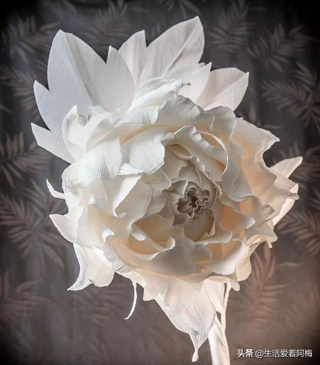 diy玫瑰花的做法，diy玫瑰花的做法简单（用纸藤DIY了一束玫瑰花送自己）