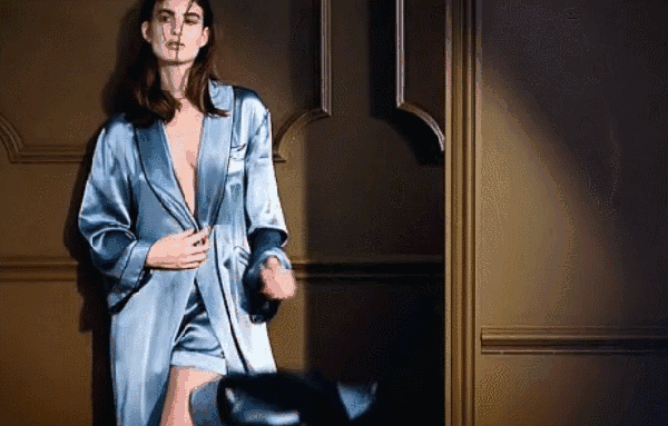 怎么洗真丝，真丝衣服染色怎么洗掉妙招（真丝衣服怎么洗才能不掉色）