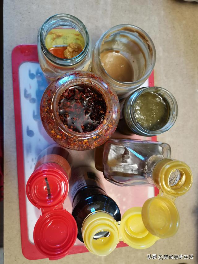 家庭简易清汤火锅底料，自制清汤火锅底料（火锅汤底用什么熬最好）