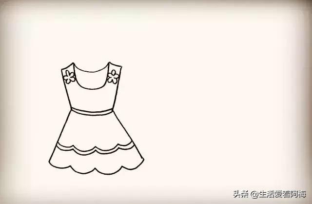画衣服的简笔画，画简笔画：衣服（服装篇简笔画教程）