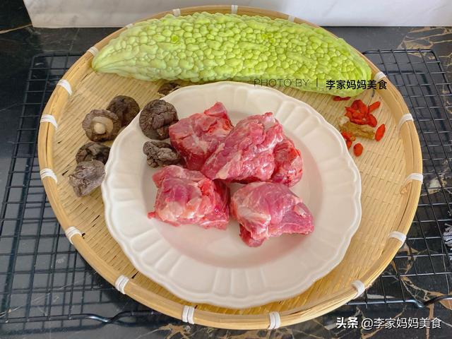 干茶树菇要泡多久，干茶树菇要泡多久可以煲汤（多给家人喝这汤）