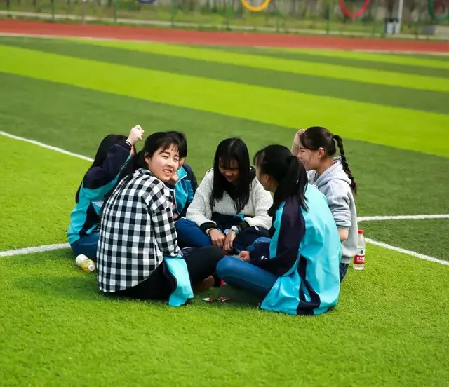 长沙民政职业技术学院学费，长沙民政职业技术学院最好的专业是哪些（职校宿舍空调、游泳馆一应俱全）