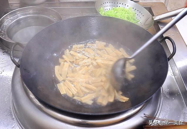 凉拌腐竹怎么做，腐竹怎么做——凉拌腐竹（凉拌腐竹家常做法）