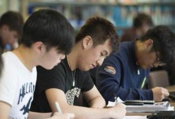 高等专科学校（同是大专）