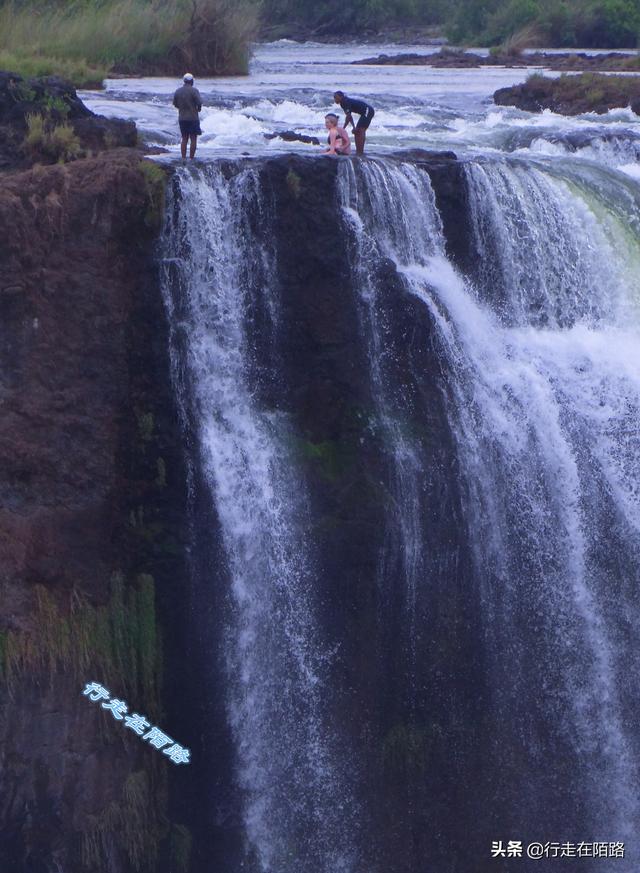 维多利亚大瀑布，维多利亚瀑布（平均每秒935吨流量）