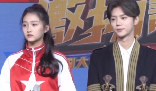 春晚假唱是谁，春晚假唱是谁唱的（舞台还给歌手和喜剧演员）