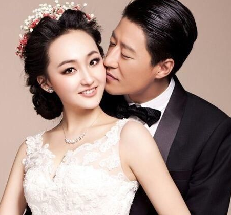 于震个人简历,于震近况介绍(对两任妻子态度大不同)