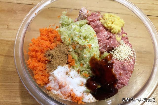 羊肉胡萝卜饺子，羊肉胡萝卜水饺的做法（羊肉和它做饺子馅是绝配）