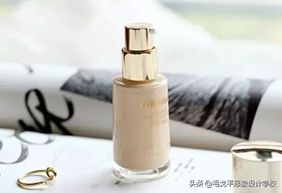 bb霜和cc霜的区别，cc霜和b（气垫、粉底、BB霜、CC霜的区别是啥）