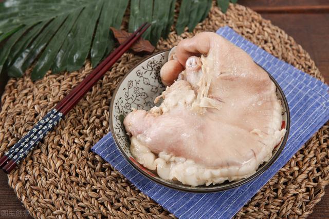 猪肚搭配什么煲汤最好，猪肚子炖什么好吃（<墨鱼骨山药猪肚汤——制酸和胃、健脾理气>）