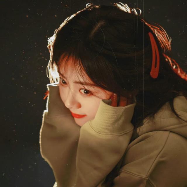 女微信图片简单气质，简单气质的女生微信头像     我记得我爱过（女头像：“我不等了）