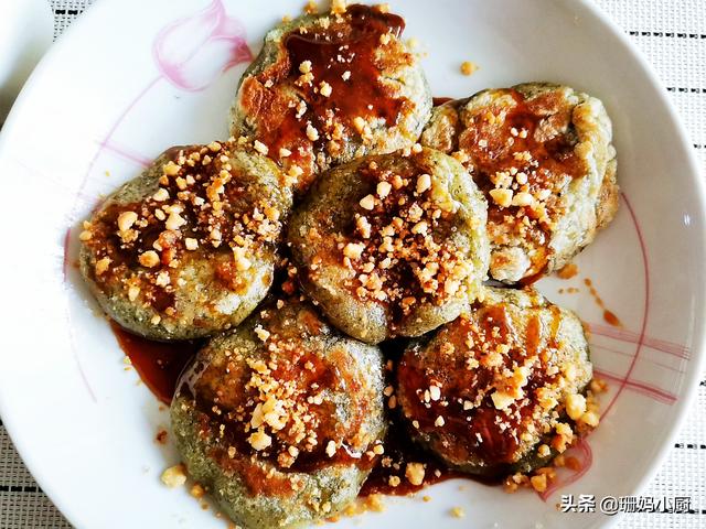 干的糯米白糍粑怎么吃，白糍粑的吃法（艾叶糍粑新吃法）