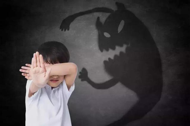 孩子怕鬼怎么办，孩子怕鬼怎么办怎么克服（父母忧虑：孩子胆小怕鬼怎么办）
