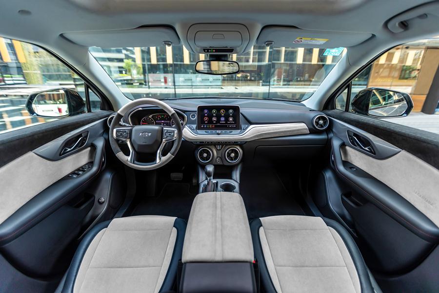 alcantara是什么材质，Alcantara是什么（Alcantara不再是超跑专属）