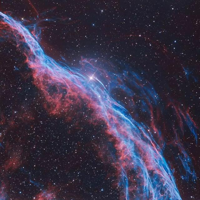 唯美星空怎么画出来，怎么画出美丽的星空（美女用一根针“画”出万种绚丽星空）
