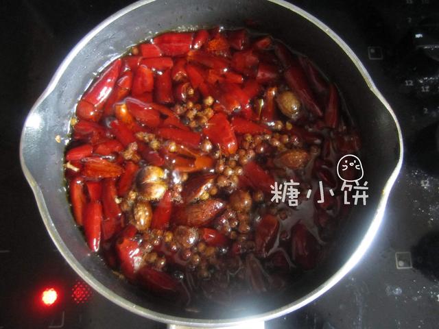 火锅底料的做法，火锅底料的做法和配方教学（我总算明白为什么火锅那么好吃了）