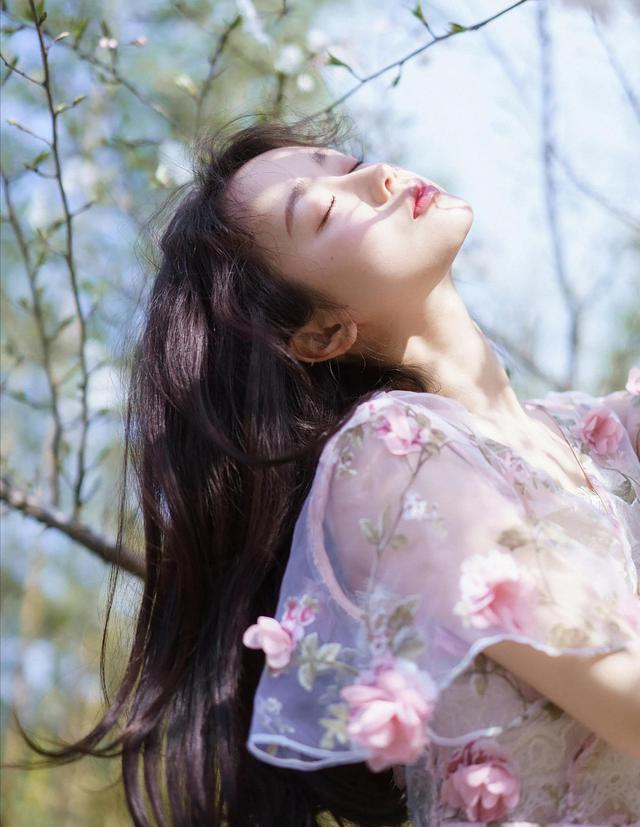 谭湘君♡，微信头像，谭湘君♡（四川美女谭湘君）