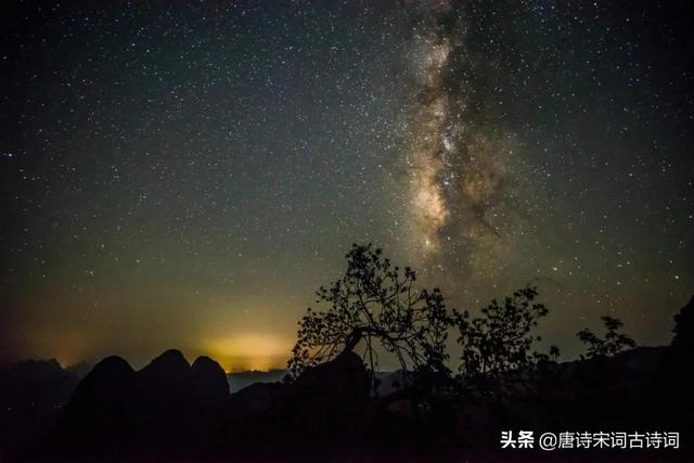 秋夜朱淑真翻译，朱淑真秋夜原文和翻译（秋夜何其多）