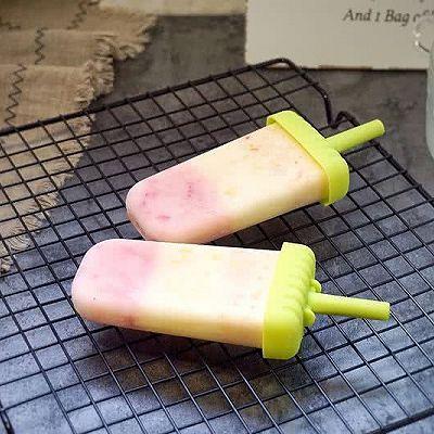 三色水果酸奶棒冰，樱桃酸奶冰淇淋（三色果酱酸奶冰棒）