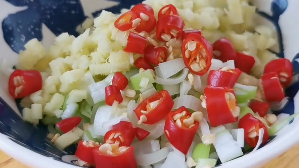 图片[4]-【肉末烧茄子】做法步骤图 比做红烧的香 好吃不油腻-起舞食谱网