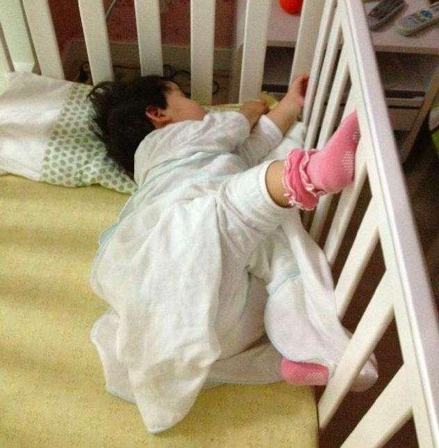 婴儿侧身睡觉好吗,新生儿能侧身睡觉吗(既安全又能让宝宝睡得香)