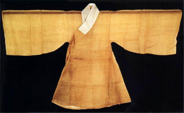 明朝服饰特点是什么，带着一种典型的文化行为