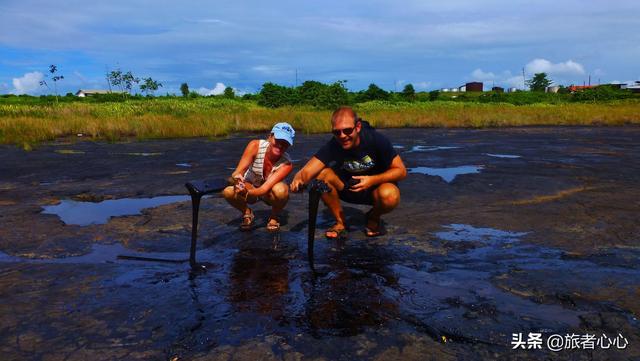 天然沥青湖，沥青湖是怎样形成的（这片湖深不见底却没有水）