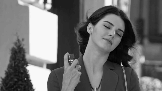 厕所黄污渍怎么去除，厕所发黄清洗的小妙招（保洁阿姨这个小妙招）