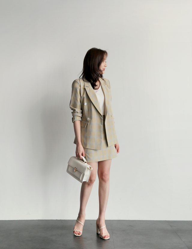 如何搭配职业装，职业装怎样搭配（搭配上都要注意以下2点）