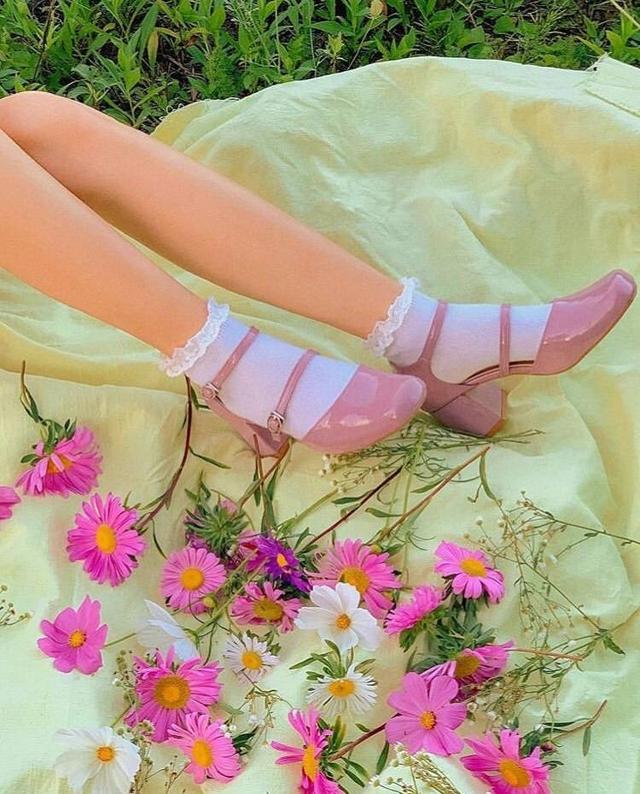 朋友圈封面图，朋友圈封面图片高清（朋友圈背景图封面图）