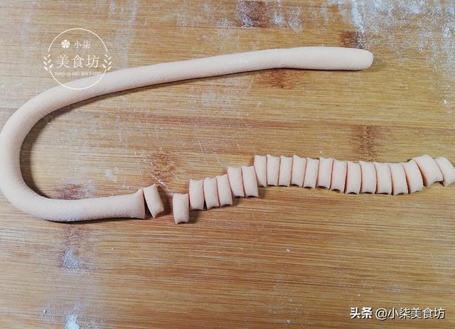 草莓粥： 可爱卡通小猪头像图片／今天你沙雕了嘛微信，草莓粥： 可爱卡通小猪头像图片／今天你沙雕了嘛（2019猪年行好运）