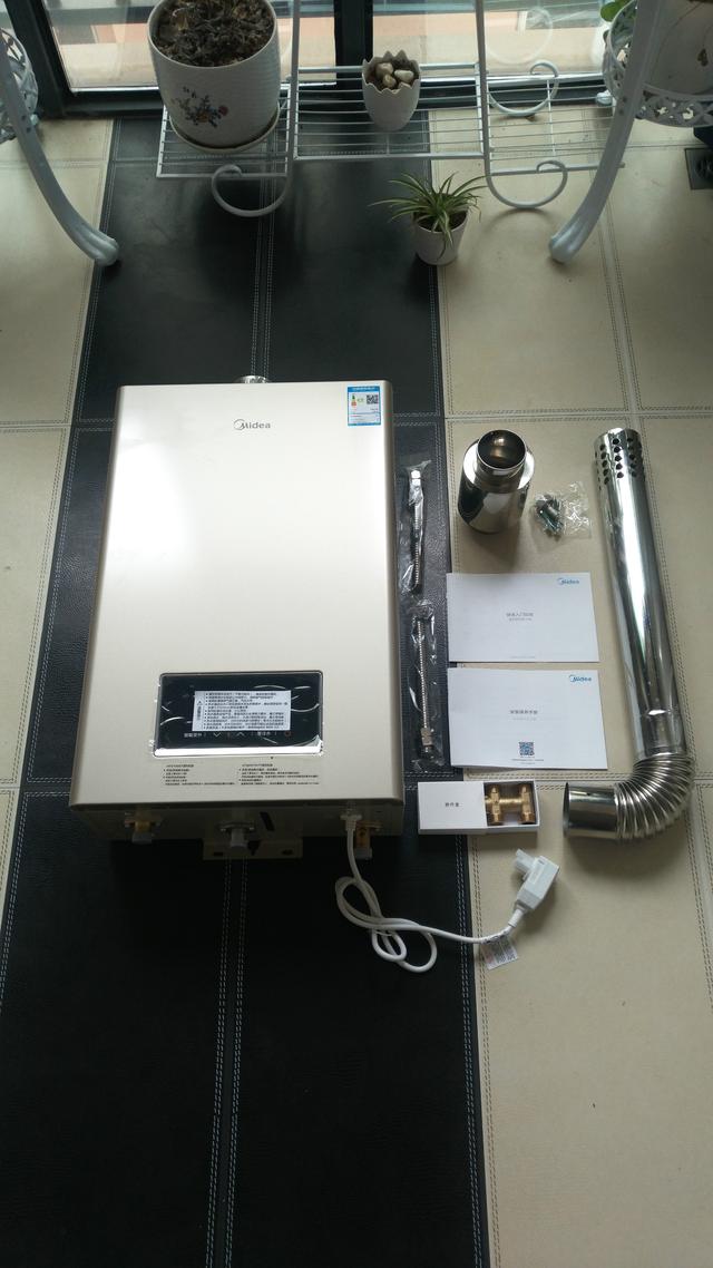 美的天然气热水器，燃气热水器品牌有哪些（美的零冷水燃气热水器怎么样）