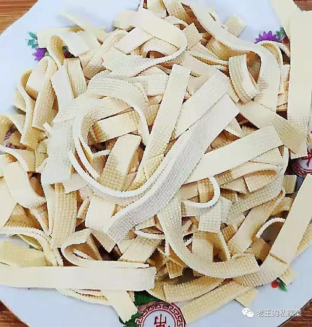 烟熏鱼干怎么做好吃，湖南烟熏鱼的家常做法（在家自己做健康卫生）