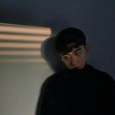 伤感男头，微信头像，伤感男头（男生伤感微信头像2020精选）