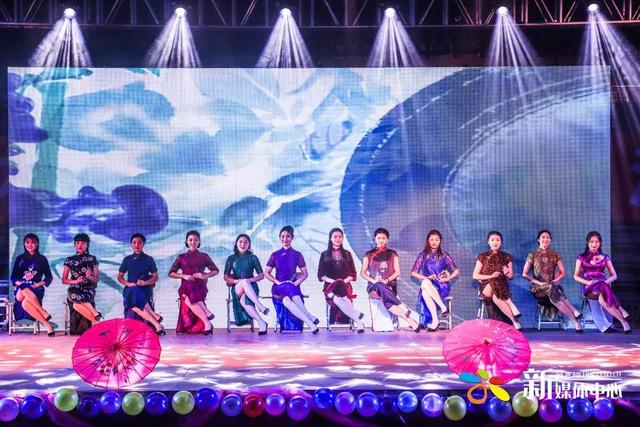 外婆的澎湖湾串词，外婆的澎湖湾串词主持人（2019元旦晚会）