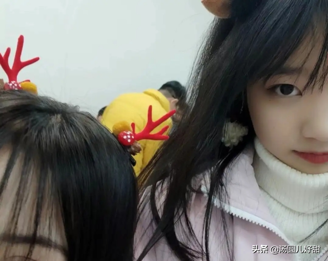 葫芦娃的爷爷叫什么名字，葫芦娃的爷爷叫什么名字最好听（动画片葫芦娃里的老头叫什么名字）