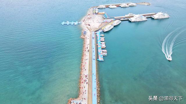 自驾游青海湖，自驾游青海湖视频（雪山、草甸、湖泊尽收眼底）