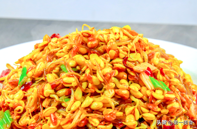 绿豆芽炒粉怎么做好吃，吃不腻的家常豆芽炒粉丝