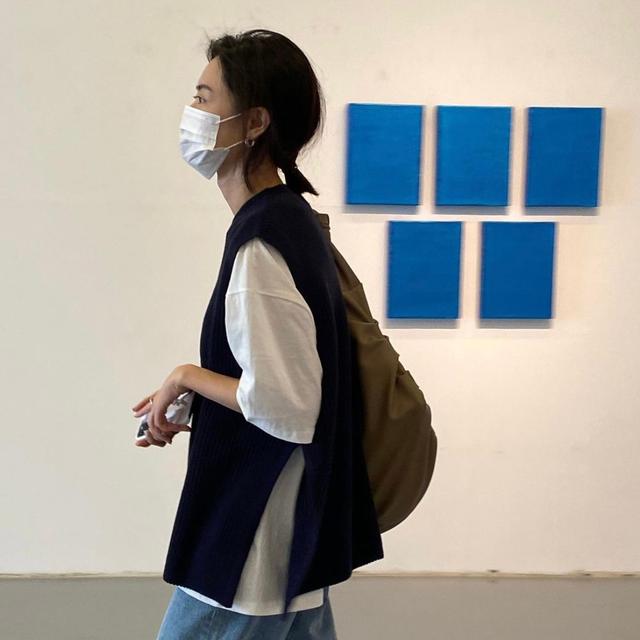 小众女头/8张，微信头像，小众女头/8张（小众女头丨他在身后）