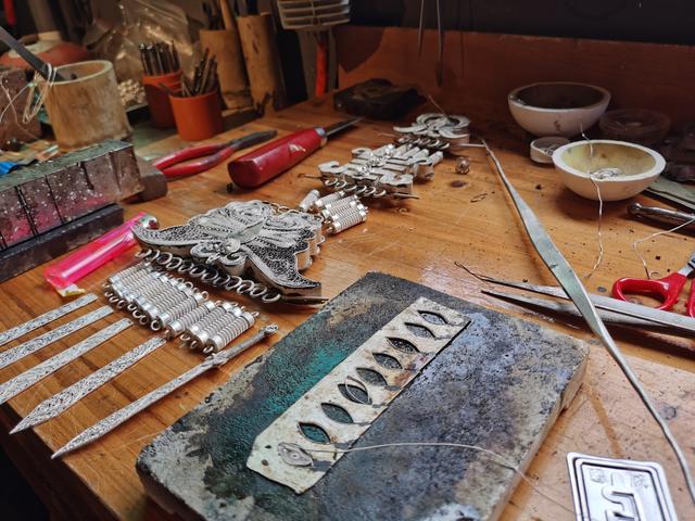 广西苗族概述，广西省主要的少数民族是（在融水，寻找苗族人的工艺之魂）